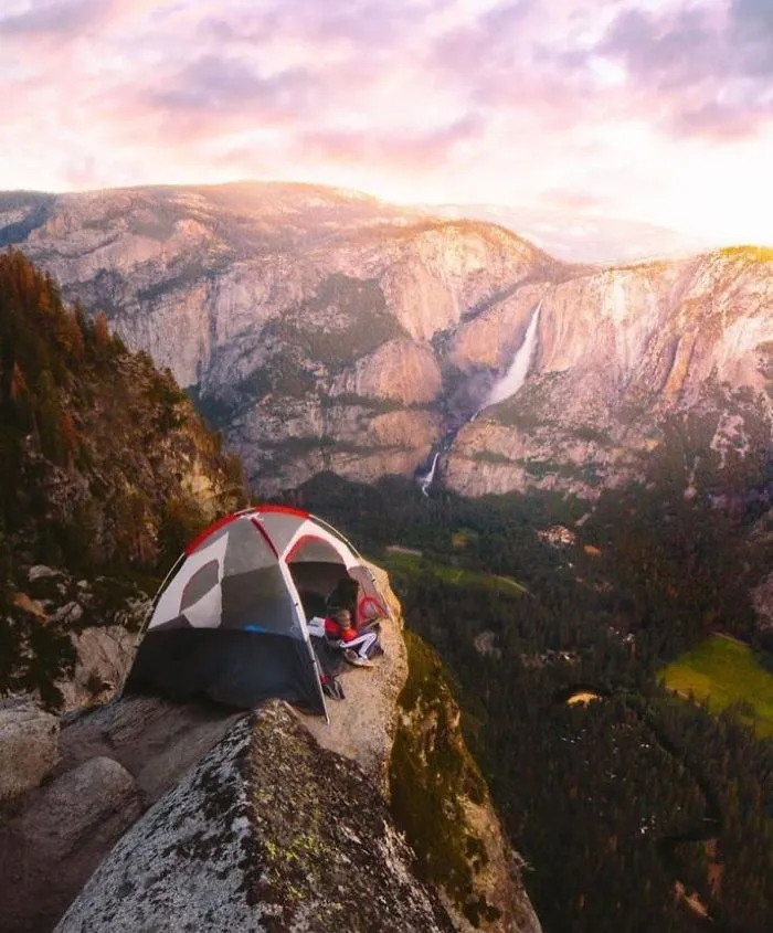 This Woman Makes Fun Of Campers Who Definitely "Did Not Sleep There"