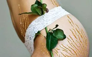Artist Turns Stretch Marks Into Art In Order To Encourage People To Be Proud Of Them