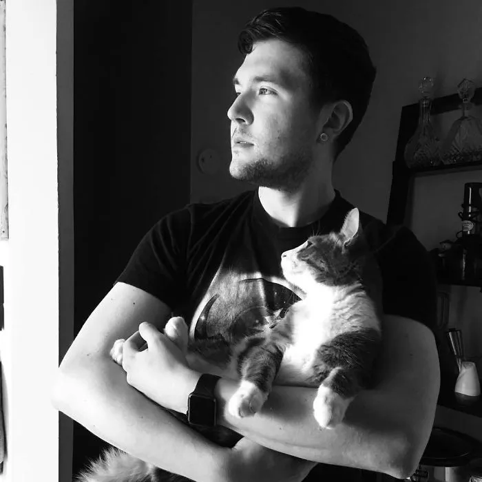 I Can't Have A Cat, So I Cuddle And Take A Pic With Every Cat I Meet