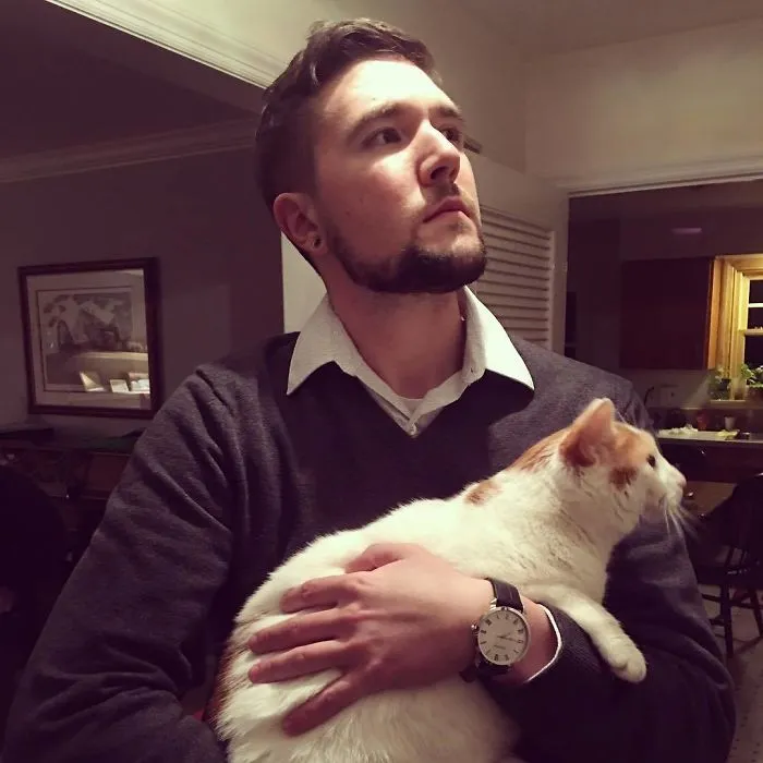I Can't Have A Cat, So I Cuddle And Take A Pic With Every Cat I Meet