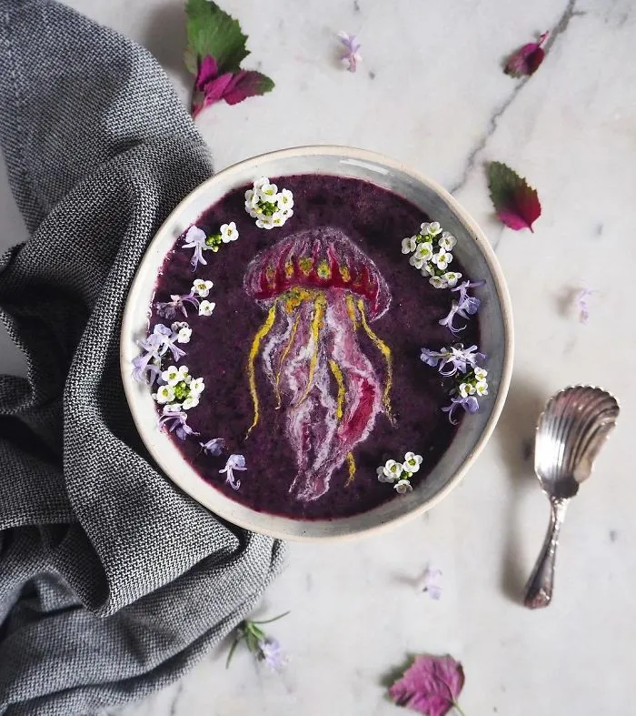 Woman Paints On Her Smoothie Bowls Using Natural Ingredients And The Result Is Too Pretty To Eat
