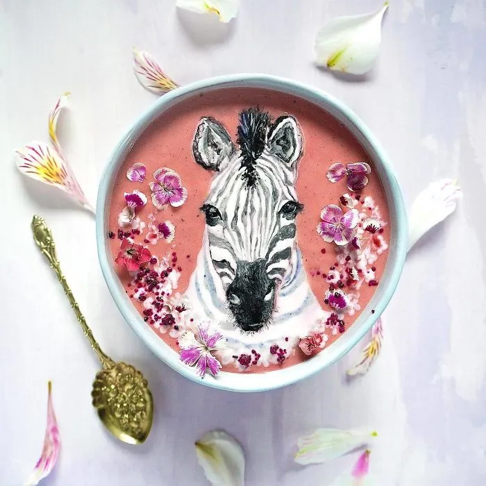 Woman Paints On Her Smoothie Bowls Using Natural Ingredients And The Result Is Too Pretty To Eat