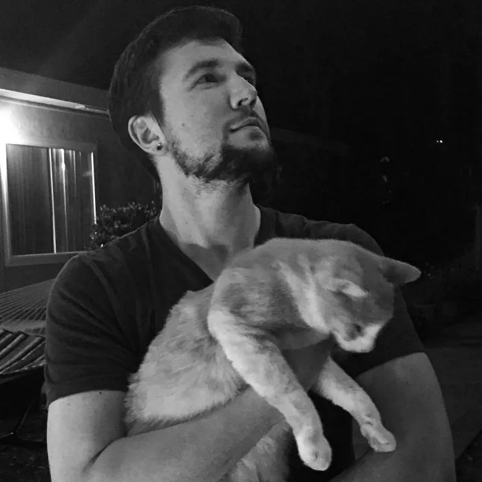I Can't Have A Cat, So I Cuddle And Take A Pic With Every Cat I Meet