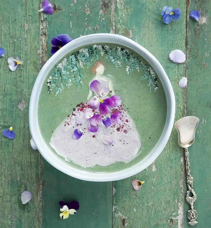 Woman Paints On Her Smoothie Bowls Using Natural Ingredients And The Result Is Too Pretty To Eat