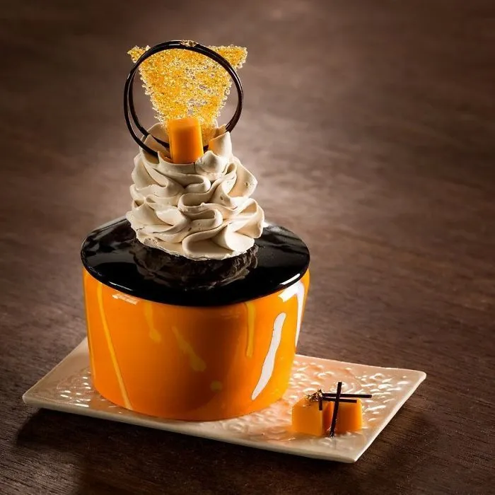 Artist Can’t Eat Sweets Due To Health Problems So He Creates Them From Porcelain Instead