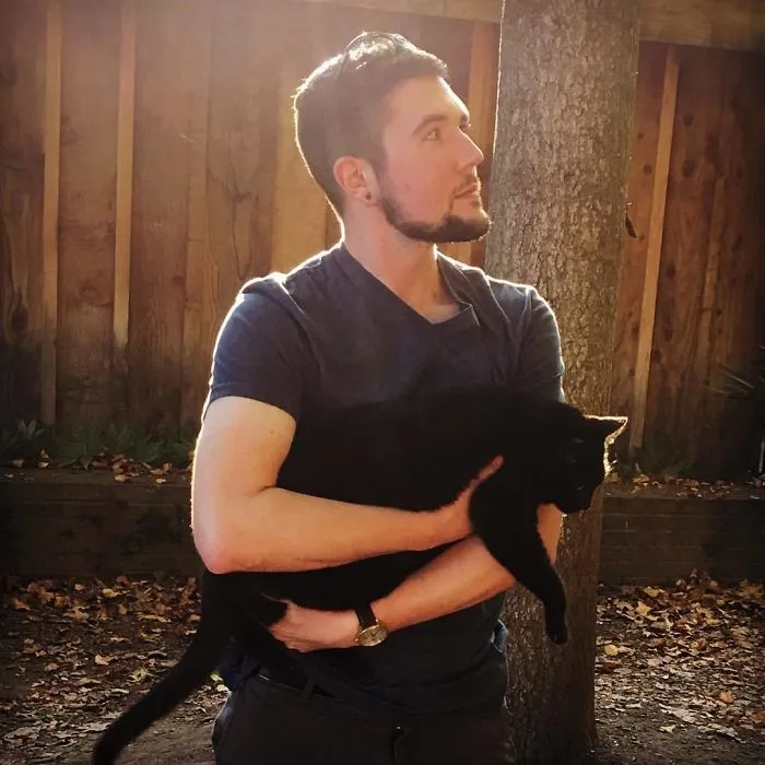 I Can't Have A Cat, So I Cuddle And Take A Pic With Every Cat I Meet