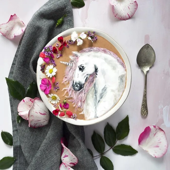 Woman Paints On Her Smoothie Bowls Using Natural Ingredients And The Result Is Too Pretty To Eat