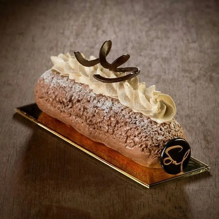 Artist Can’t Eat Sweets Due To Health Problems So He Creates Them From Porcelain Instead
