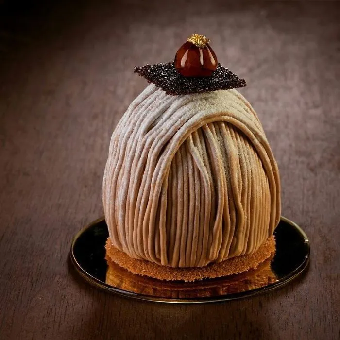 Artist Can’t Eat Sweets Due To Health Problems So He Creates Them From Porcelain Instead