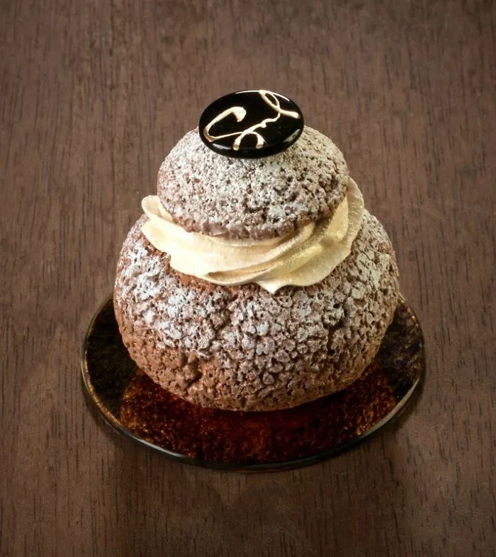 Artist Can’t Eat Sweets Due To Health Problems So He Creates Them From Porcelain Instead