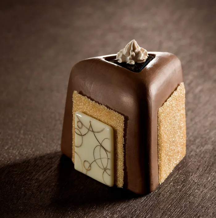 Artist Can’t Eat Sweets Due To Health Problems So He Creates Them From Porcelain Instead