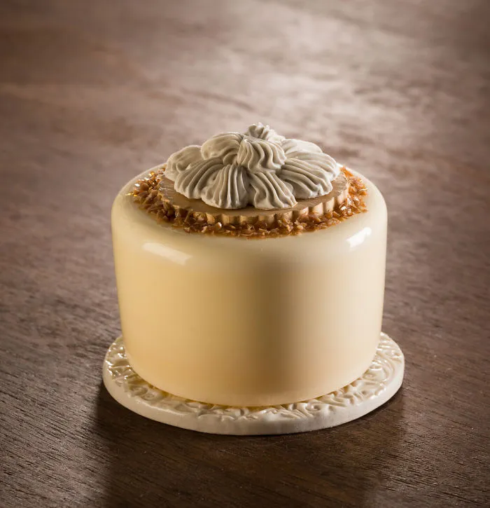 Artist Can’t Eat Sweets Due To Health Problems So He Creates Them From Porcelain Instead