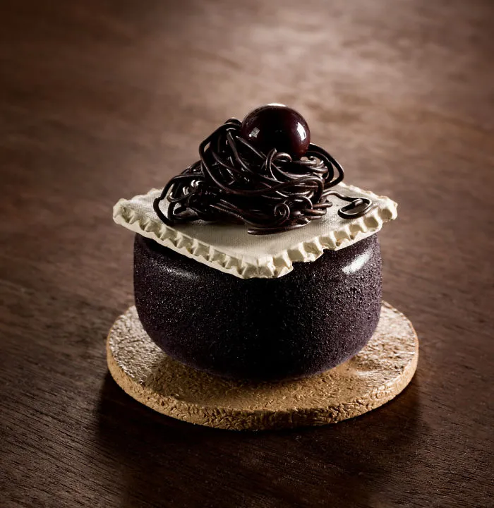 Artist Can’t Eat Sweets Due To Health Problems So He Creates Them From Porcelain Instead