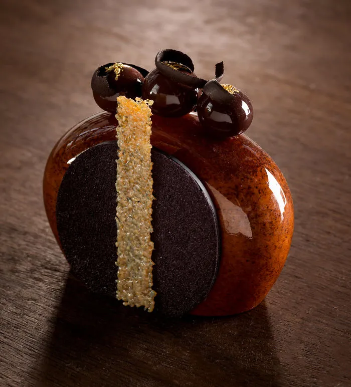 Artist Can’t Eat Sweets Due To Health Problems So He Creates Them From Porcelain Instead