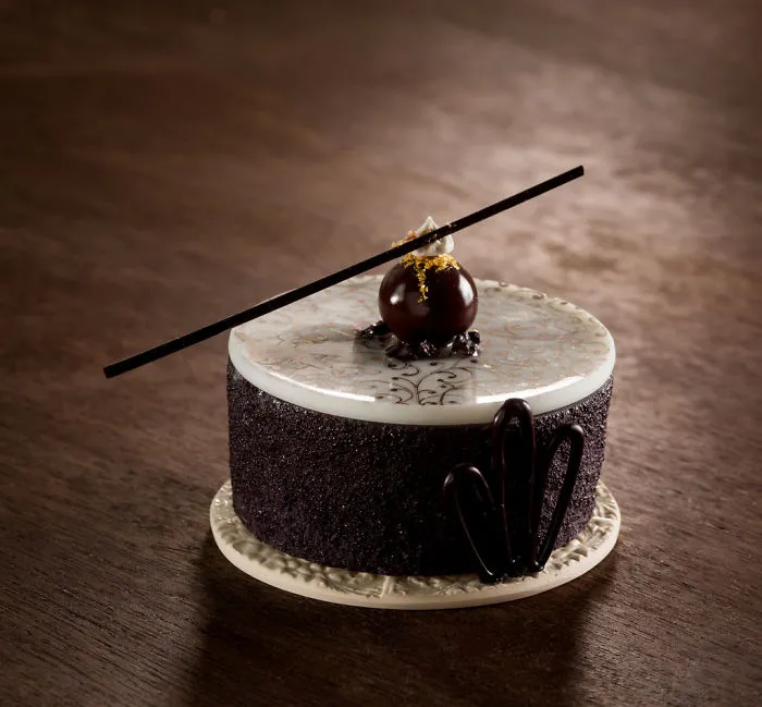 Artist Can’t Eat Sweets Due To Health Problems So He Creates Them From Porcelain Instead