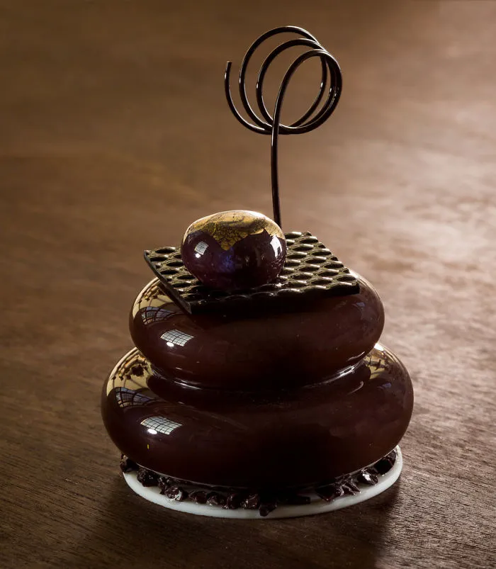 Artist Can’t Eat Sweets Due To Health Problems So He Creates Them From Porcelain Instead