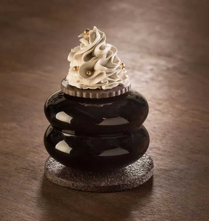Artist Can’t Eat Sweets Due To Health Problems So He Creates Them From Porcelain Instead