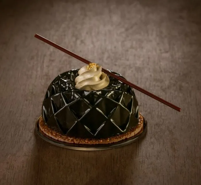 Artist Can’t Eat Sweets Due To Health Problems So He Creates Them From Porcelain Instead