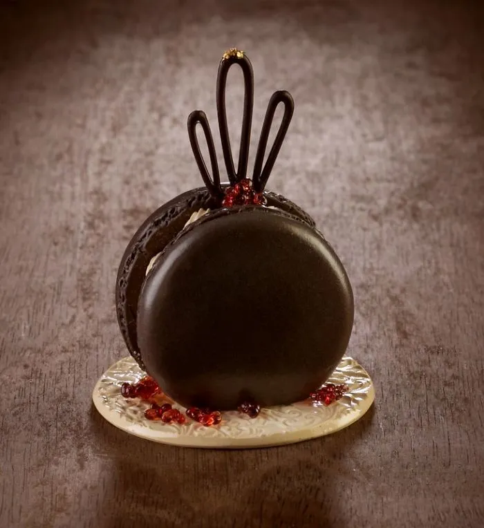Artist Can’t Eat Sweets Due To Health Problems So He Creates Them From Porcelain Instead