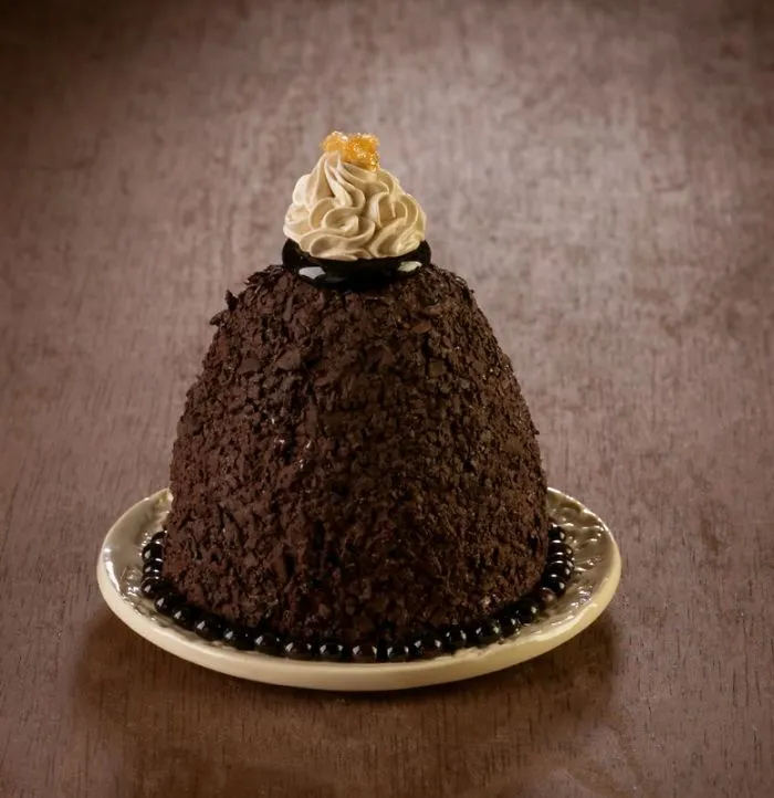Artist Can’t Eat Sweets Due To Health Problems So He Creates Them From Porcelain Instead