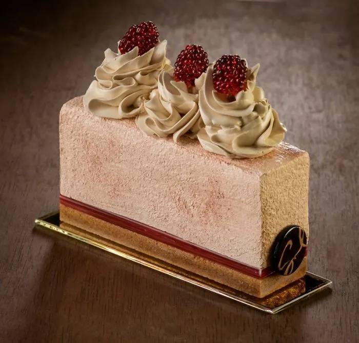 Artist Can’t Eat Sweets Due To Health Problems So He Creates Them From Porcelain Instead