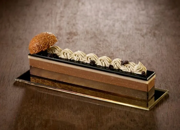 Artist Can’t Eat Sweets Due To Health Problems So He Creates Them From Porcelain Instead