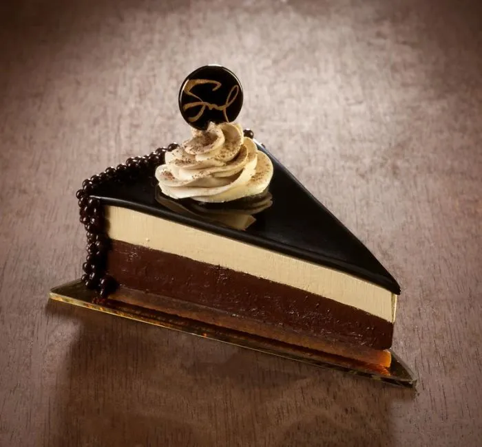 Artist Can’t Eat Sweets Due To Health Problems So He Creates Them From Porcelain Instead