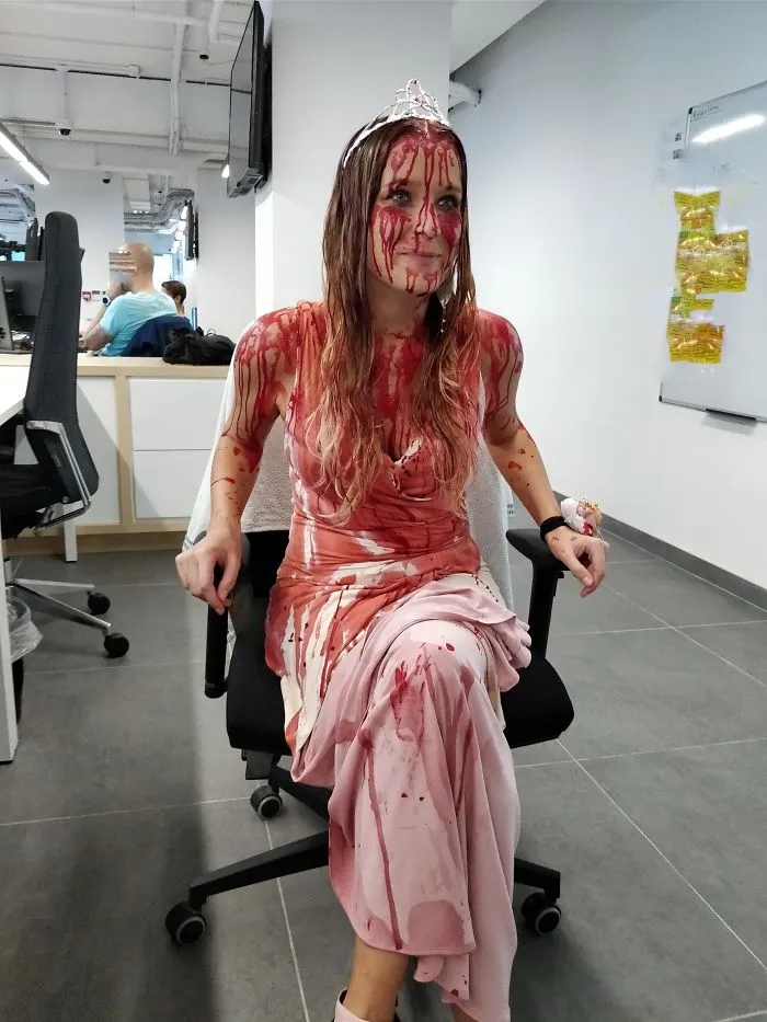 Carrie Is Back And She Got An Office Job