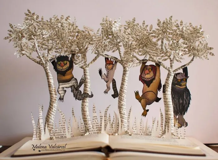 Hago miniaturas de papel reciclando libros viejos