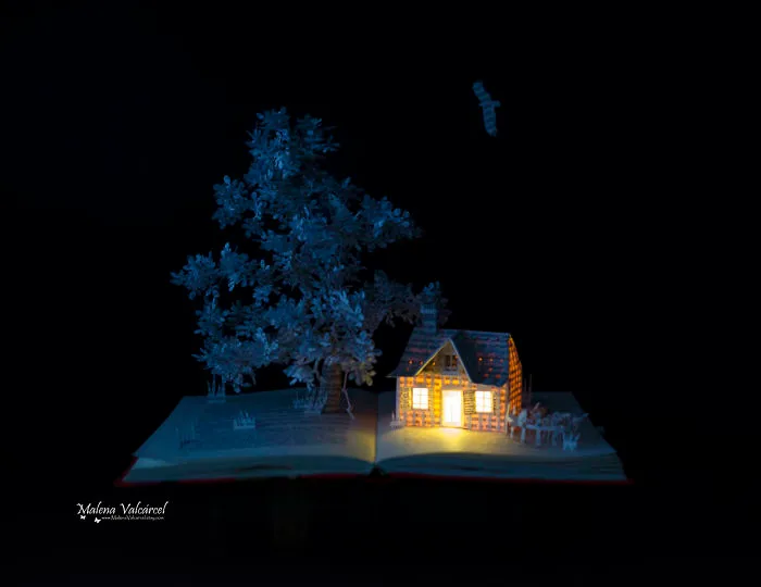 Hago miniaturas de papel reciclando libros viejos