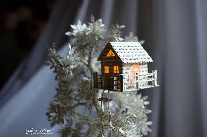 Hago miniaturas de papel reciclando libros viejos