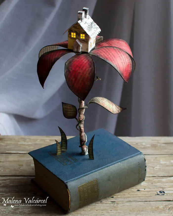 Hago miniaturas de papel reciclando libros viejos