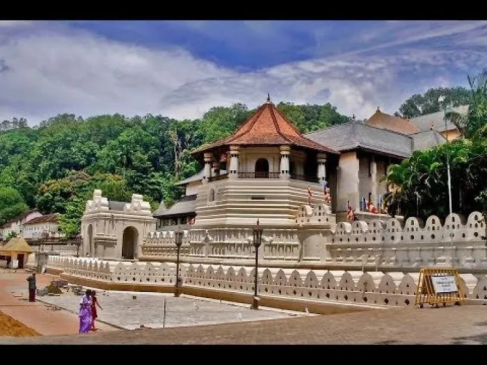 I Went To Visit Temple Of The Sacred Tooth Relic Sri Lanka