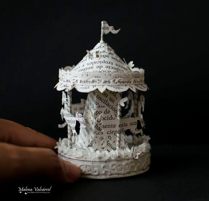 Hago miniaturas de papel reciclando libros viejos
