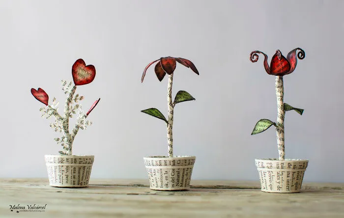 Hago miniaturas de papel reciclando libros viejos