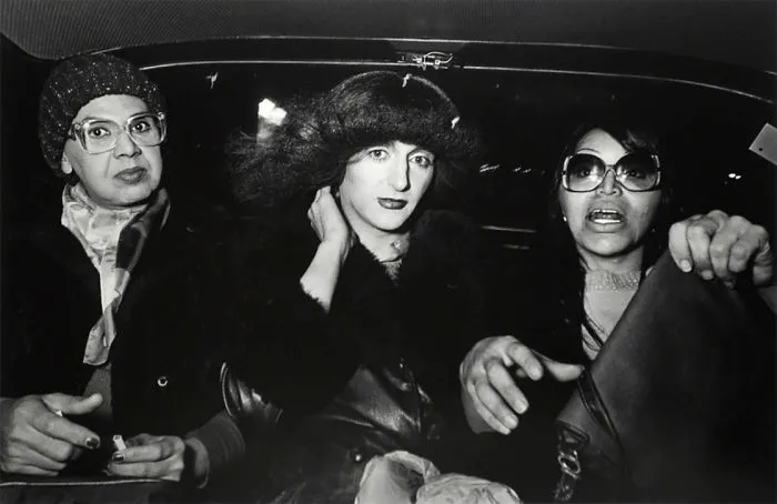 Este taxista pasó 20 años fotografiando a sus pasajeros en Nueva York, comenzó en 1980