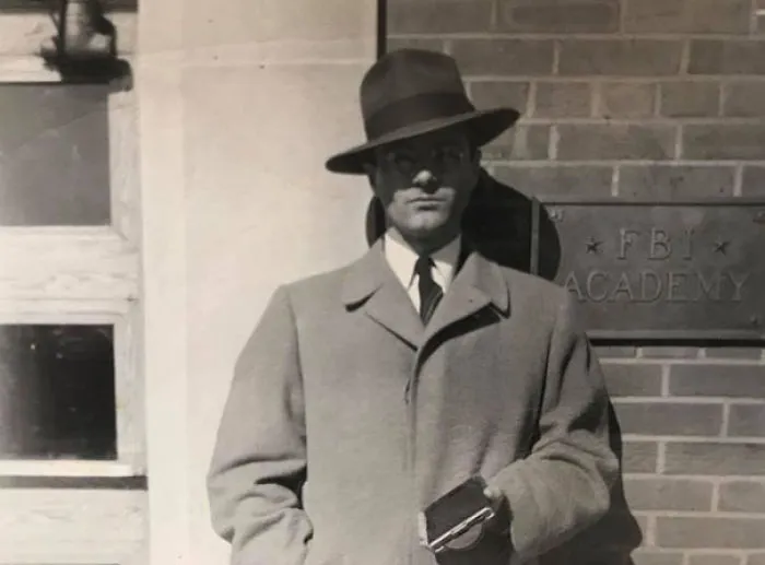La Foto De La Academia Del Fbi De Mi Abuelo. Trabajó Como Reclutador De Espías Durante La Guerra Fría