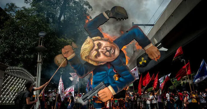 The Making Of The Anti-Trump Effigy