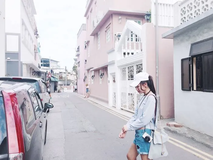 A Girl From Hongkong
