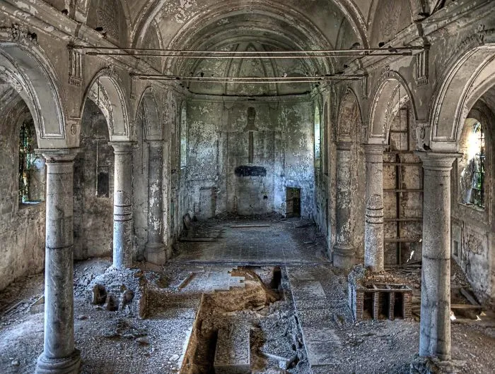 Before They Disappear: Lost Places In Belgium By Photographer Jürgen Kramer