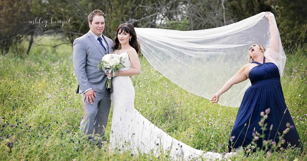 Esto es lo que pasa cuando escoges a tu mejor amiga como dama de honor en tu boda