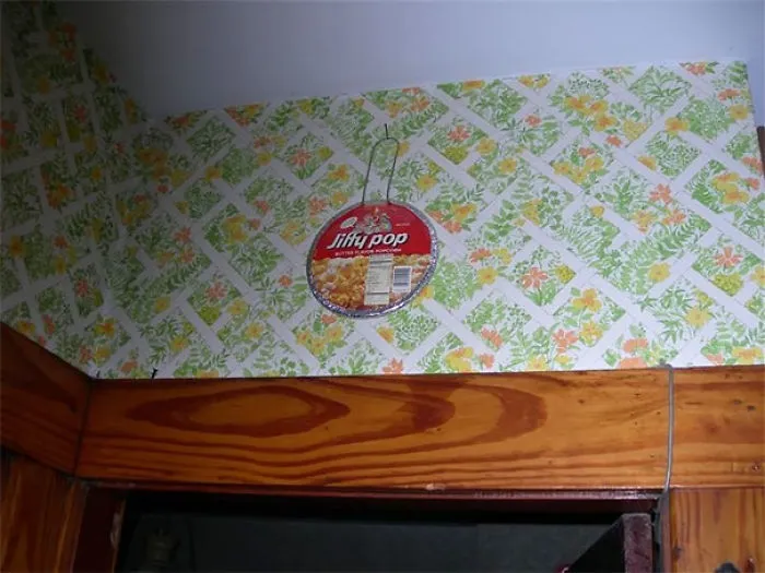 Batteries Dead In Your Smoke Alarm? Just Use Popcorn As A Smoke Alarm. When You Hear Crackling, Grab Your Popcorn And Get The Hell Out