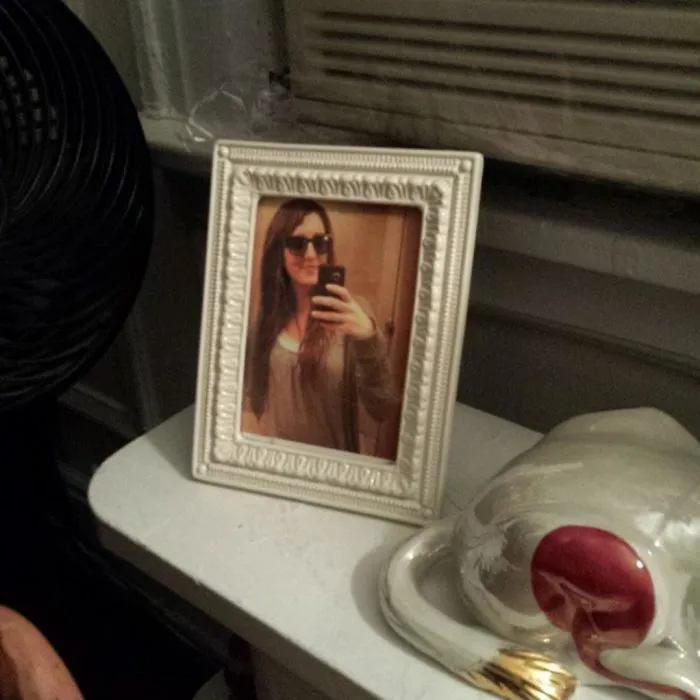 Fui a visitar a mis abuelos y resulta que habían impreso y enmarcado un selfie que me hice