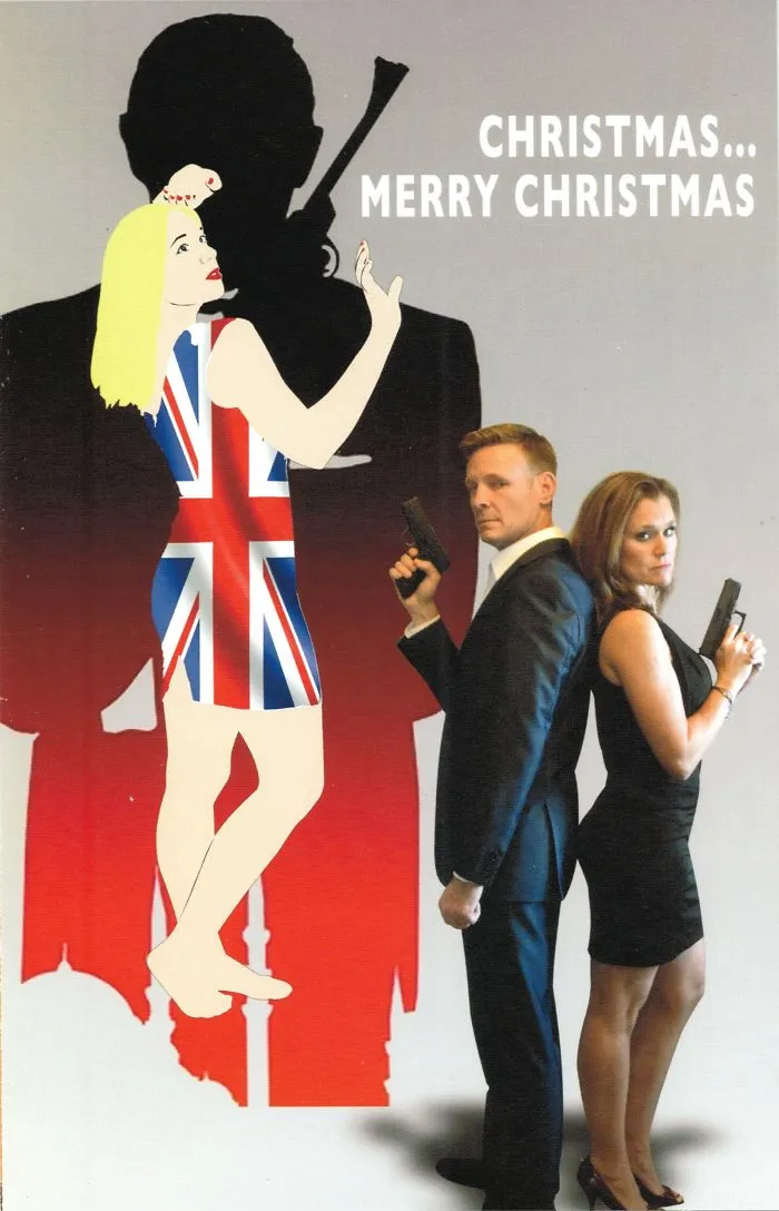 007 Inside 1