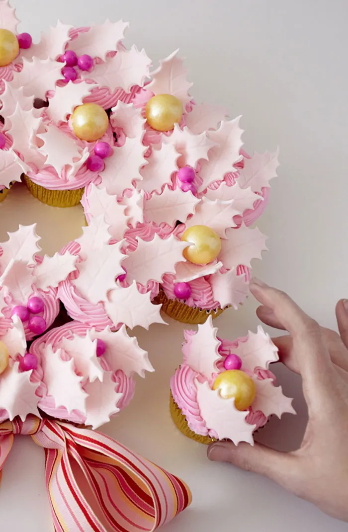 93 Of The Most Creative Christmas Cupcake Ideas Ever