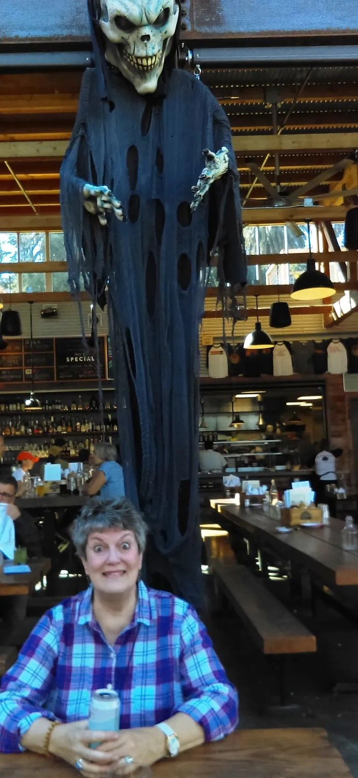 I Kept Wondering Why Little Kids Were Looking At Me And Screaming, Until My Friend Took This Pic!