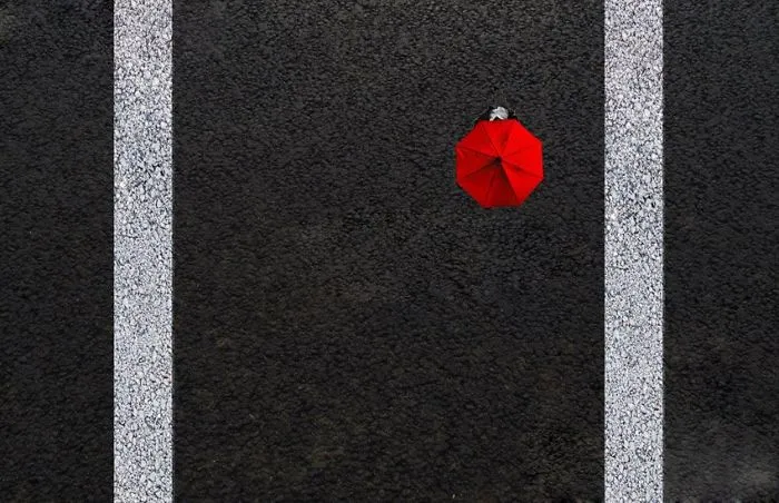 Artist Spots Patterns And Shapes In Everyday Life, Creates Beautiful Minimal Photos