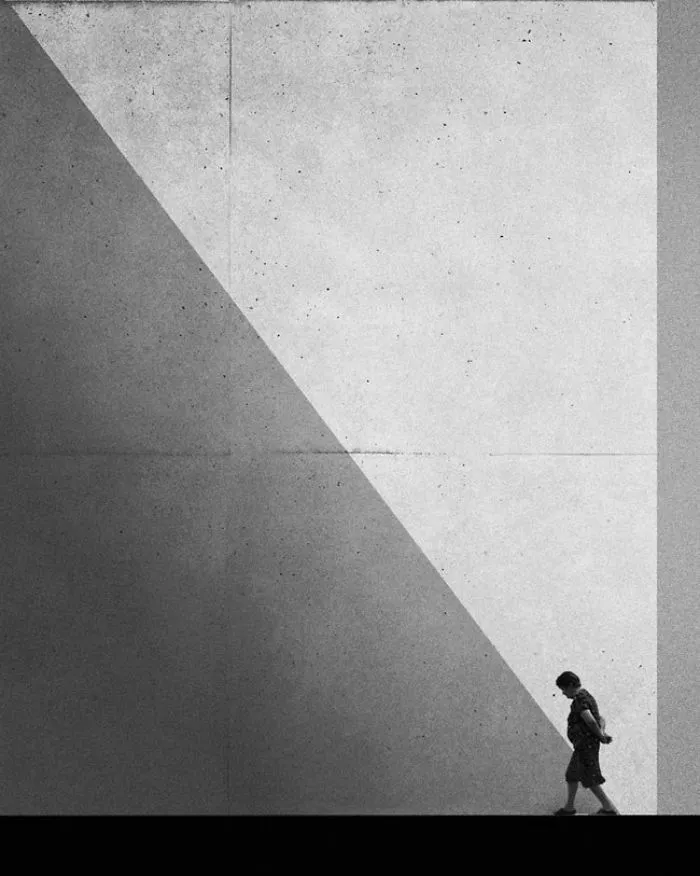 Artist Spots Patterns And Shapes In Everyday Life, Creates Beautiful Minimal Photos