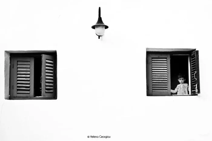 Artist Spots Patterns And Shapes In Everyday Life, Creates Beautiful Minimal Photos