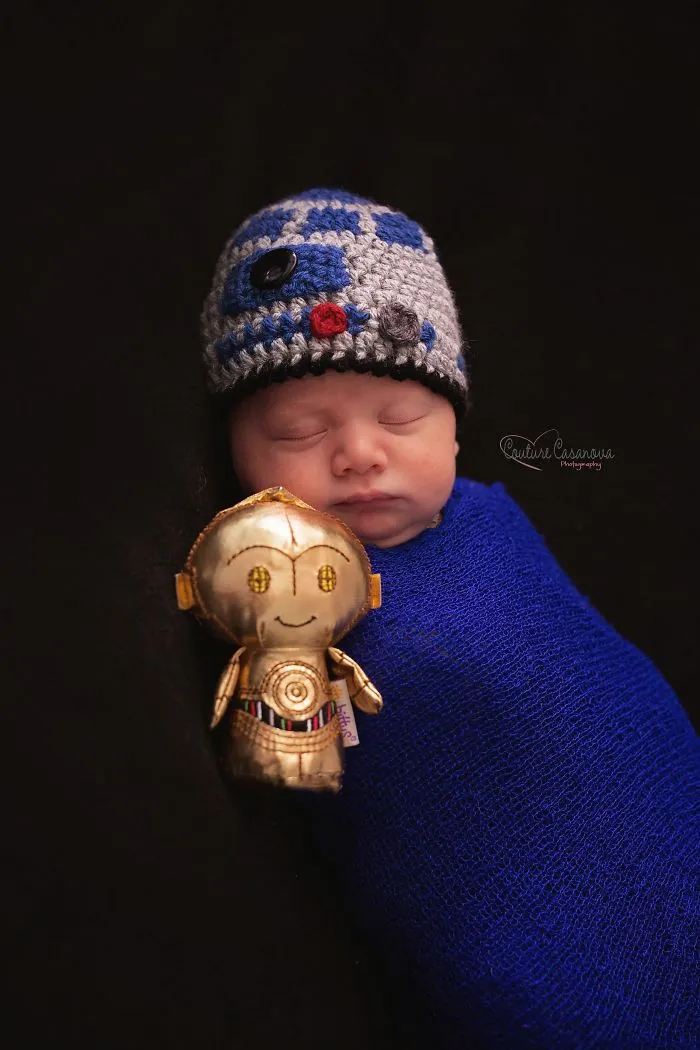 Hello. I Don't Believe We Have Been Introduced. R2-D2? A Pleasure To Meet You. I Am C-3po, Human-Cyborg Relations